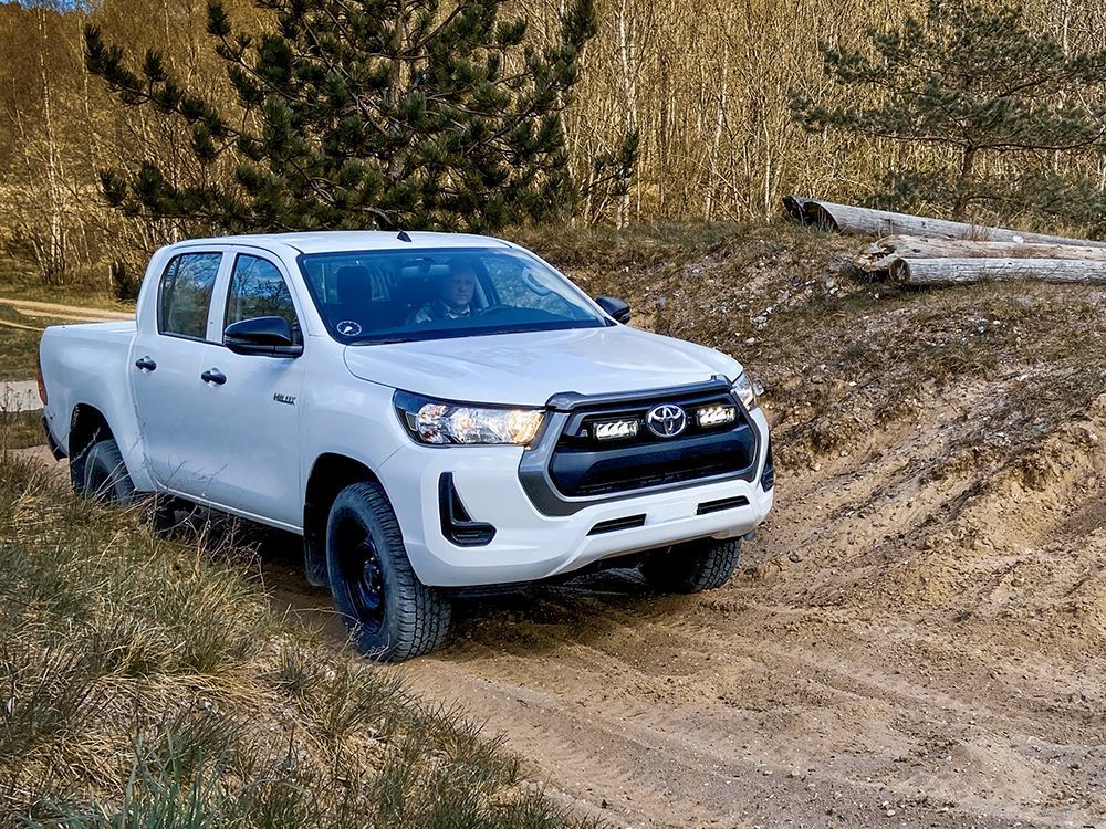 Toyota Hilux (2021+) Grille Kit - Triple-R 750