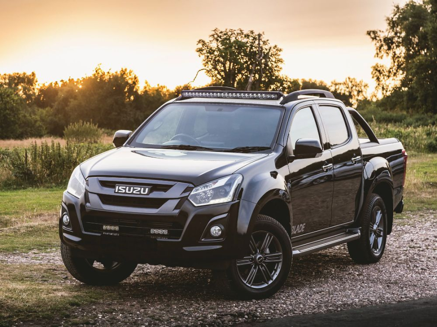 Isuzu D-Max (2017+) Roof Mounting Kit - 37mm (Roof rails height)